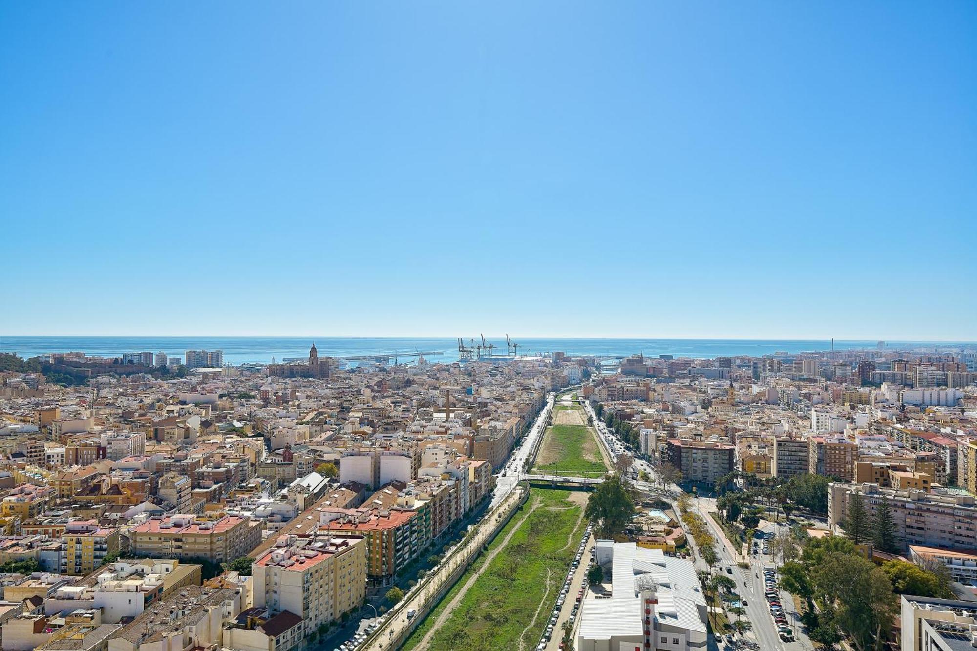 Malaga Skyline By Lovely Rentals Bagian luar foto